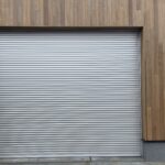 【車庫のシャッターのメリットと選び方、費用感を解説】